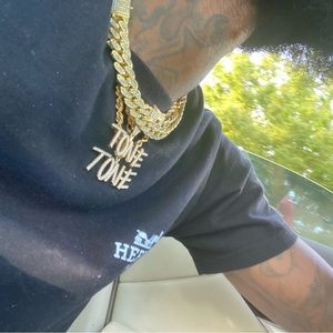 Meet your Posher, Tone